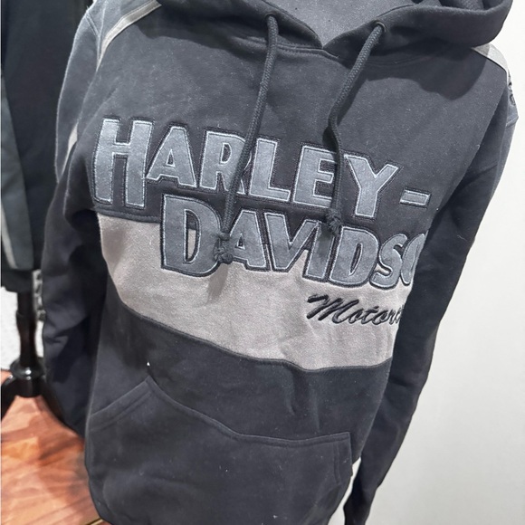 Harley-Davidson Men's Black and Gray Sweatshirt - Picture 4 of 13